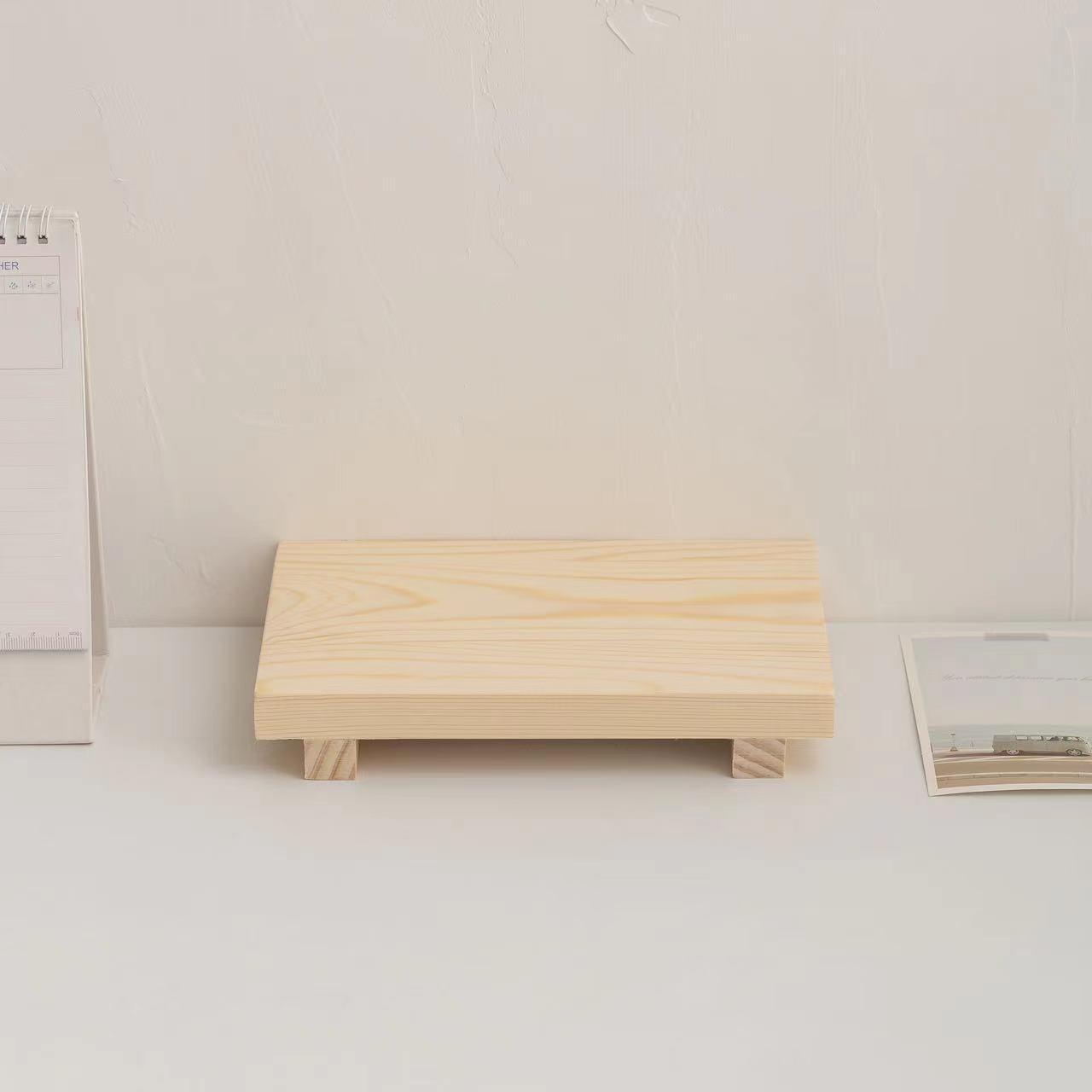 严选木质品家居实木桌面置物板收纳板拍照装饰板手办展示架香水展