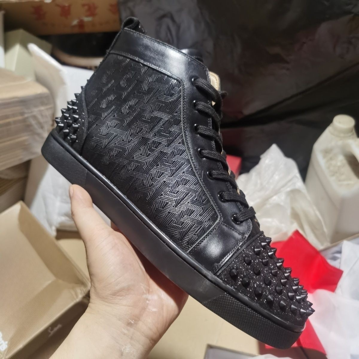 欧洲站真皮男鞋马丁靴2026新款铆钉鞋高帮板鞋运动鞋百搭鞋子黑色