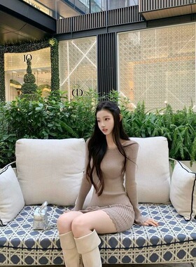 Hotdog 热狗很辣【浪漫时分】 裸灰色极简气质长袖花边针织连衣裙