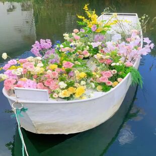 网红引流花船装饰工艺船景观水上木船布置美陈景观舞台道具船花船