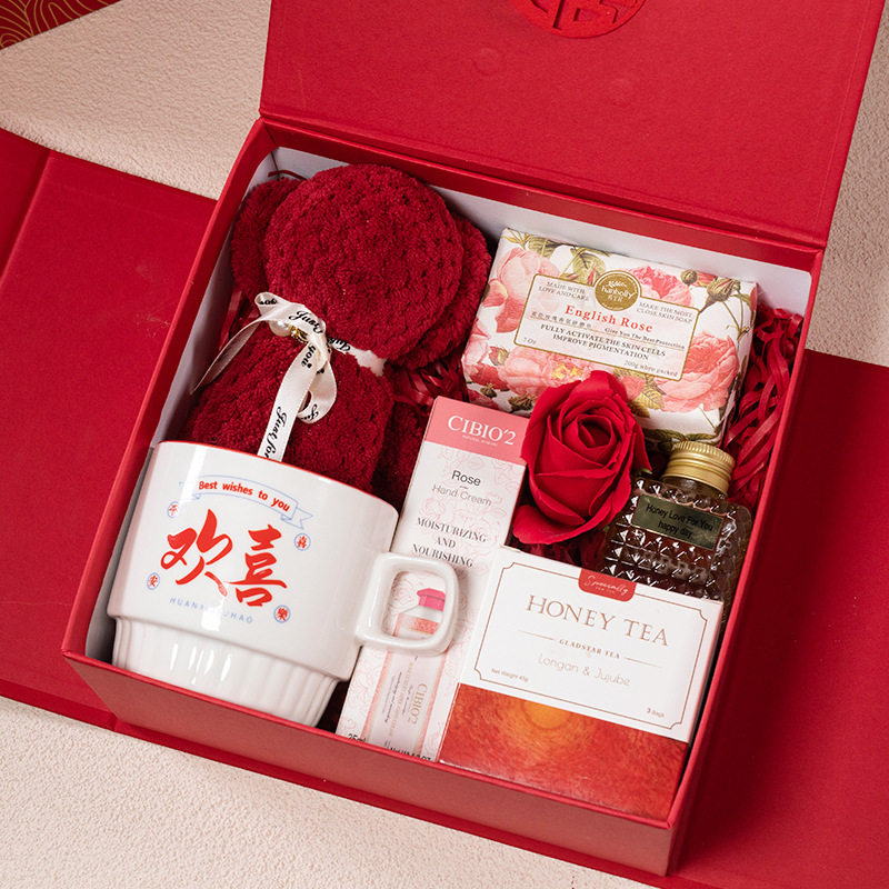 高级感轻奢礼盒送女友生日礼物婚礼伴娘伴手礼回礼实用礼盒套装