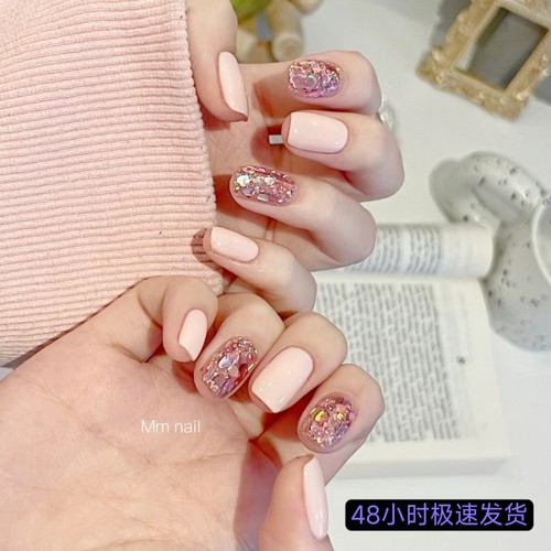 少女粉亮片简约手工穿戴甲春夏款