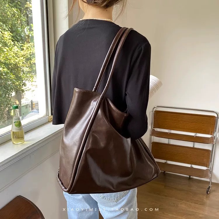 法国MKCLACK轻奢软皮大容量女包学生单肩包纯色百搭通勤托特包女