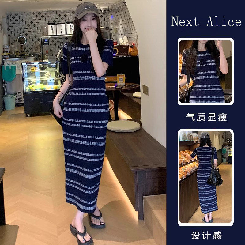 Next Alice孕妇装2026夏装辣妈针织长裙修身显瘦中长款条纹连衣裙