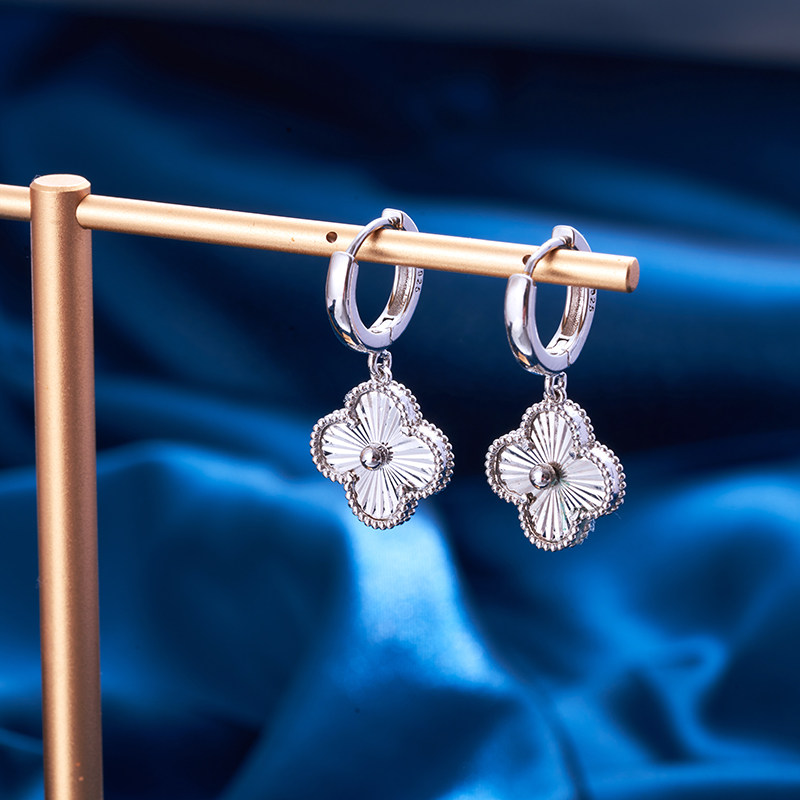 四叶草耳环女纯银针高级感气质2024年新款潮气质名媛耳饰爆款耳环,饰品/流行首饰/时尚饰品新,耳环,淘宝优惠券,粉丝福利购,淘宝优惠卷