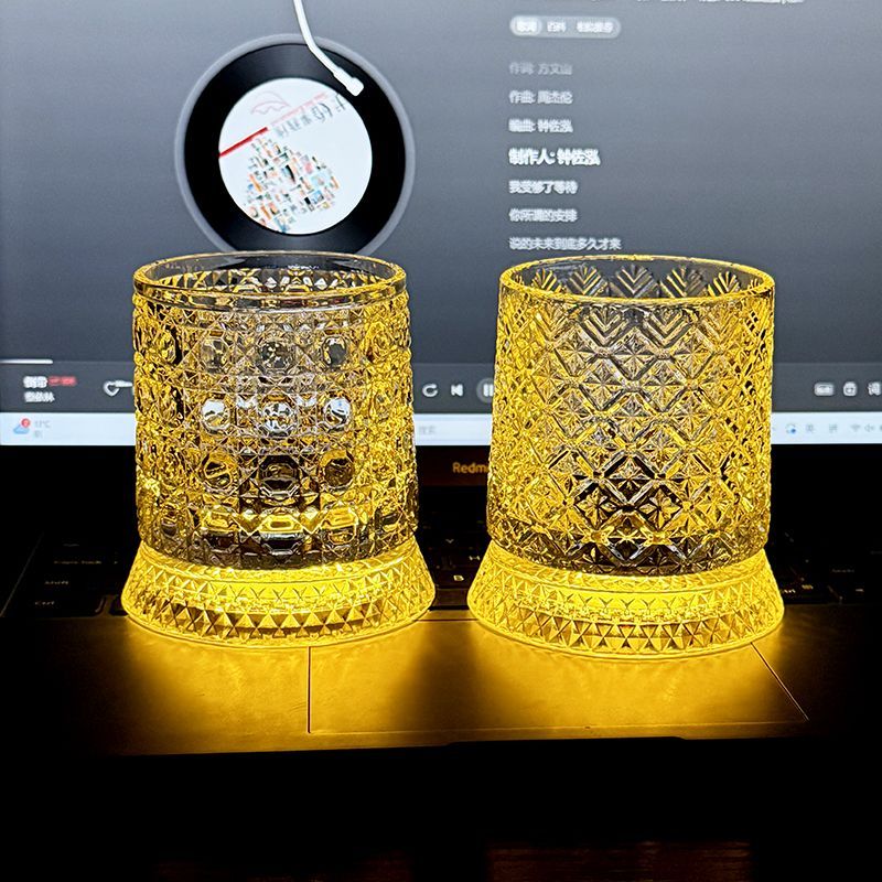 发光旋转水晶杯抖音同款发光旋转威士忌酒杯不倒翁解压转转洋酒杯