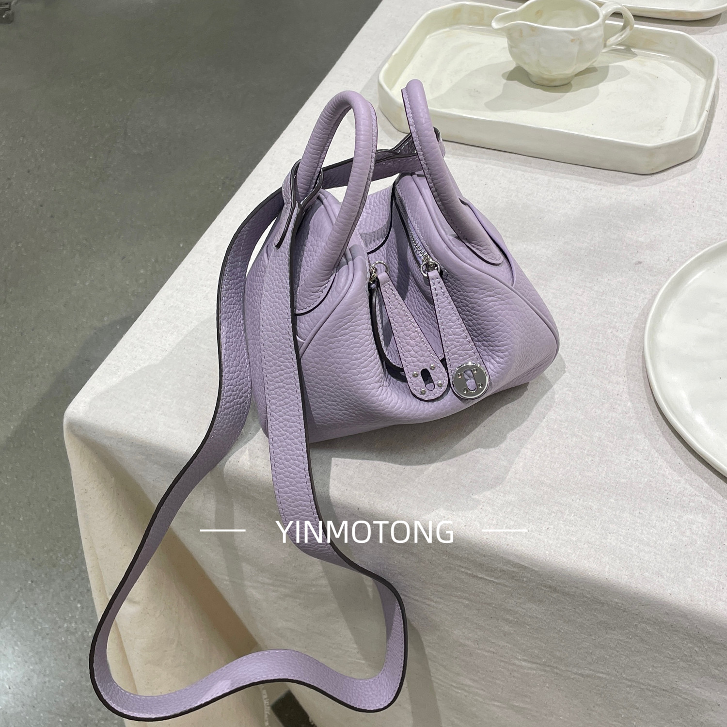 进口高品质软糯真皮手工蜡线单肩斜挎医生包琳迪枕头包mini饭盒包