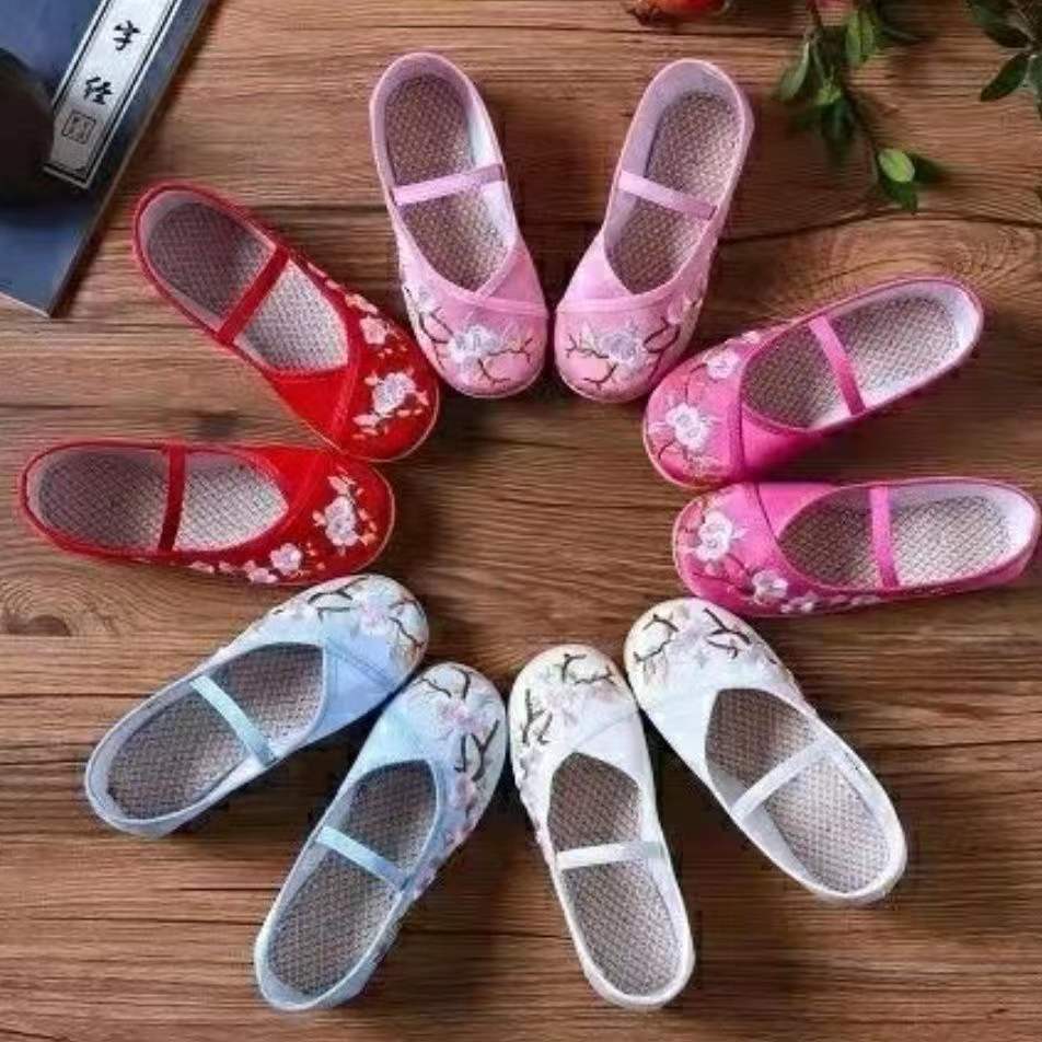 儿童绣花鞋汉服鞋女布鞋配旗袍古装单鞋中国风平跟老北京绣花鞋