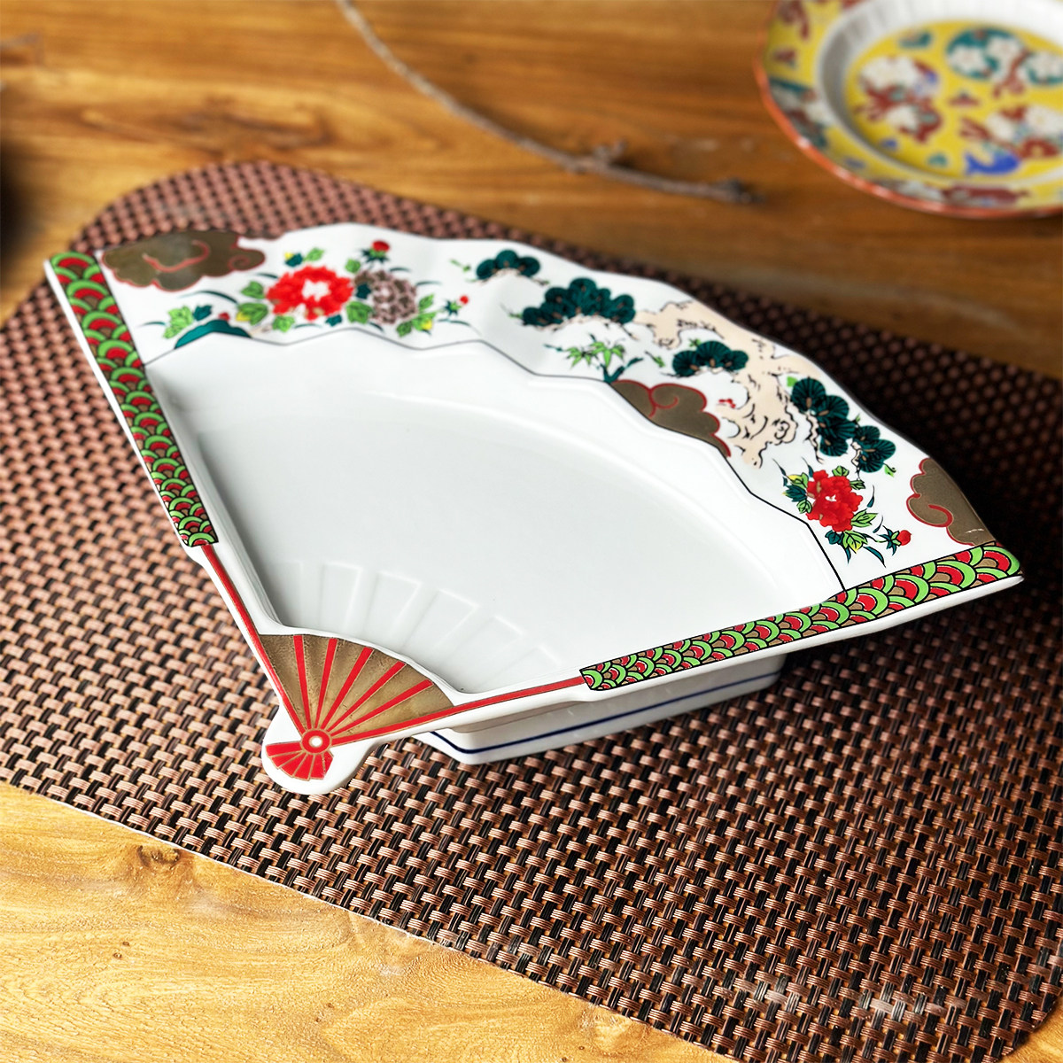 日式创意陶瓷手绘扇形盘