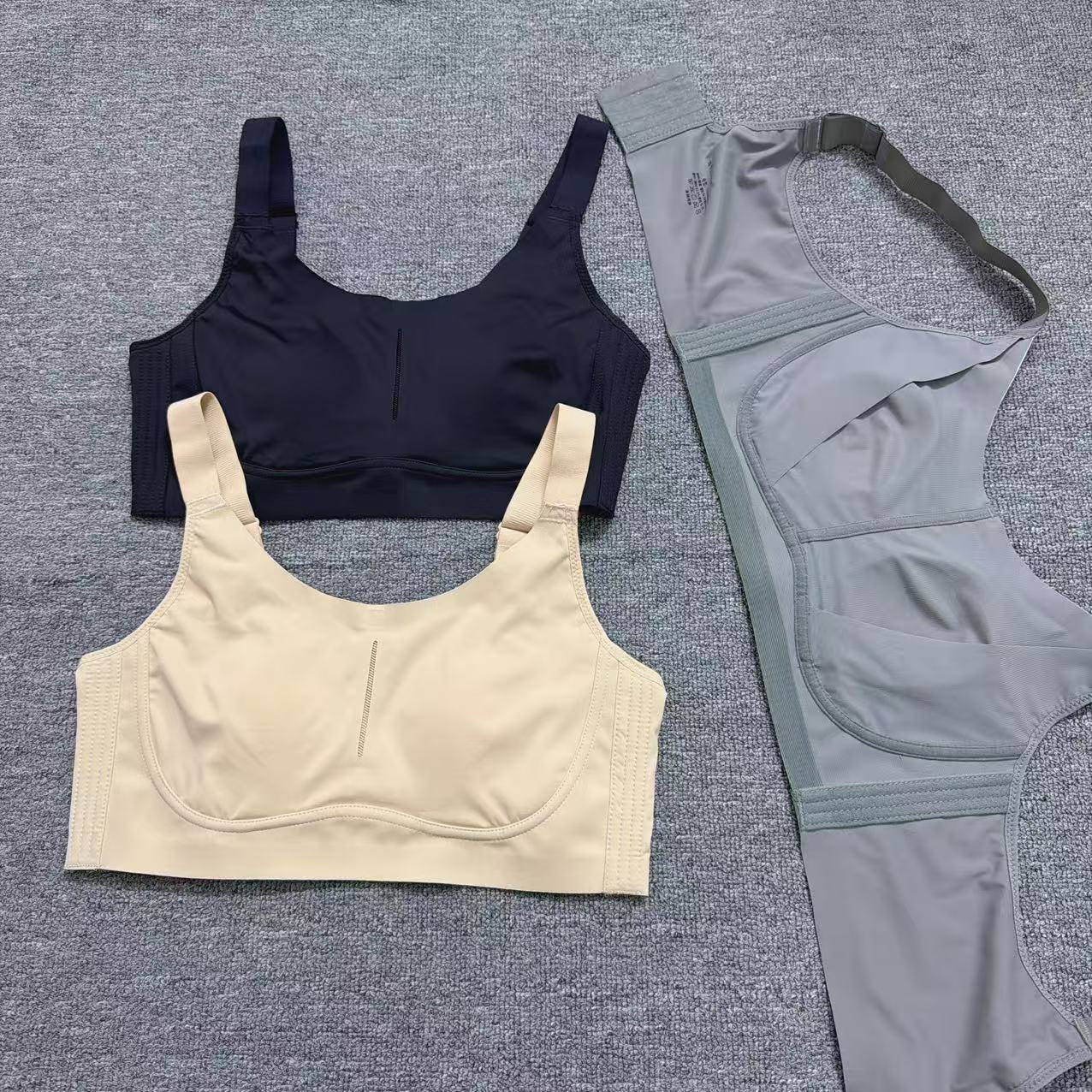 无痕内衣女超薄款大胸显小无钢圈收副乳聚拢文胸大码