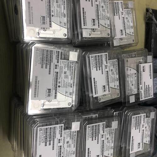 出英特尔S4610。 960G固态硬盘(请询价)