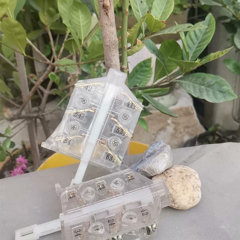 1对CJ20-250A接触器辅助触头银触点 处理闲置!(请询价)