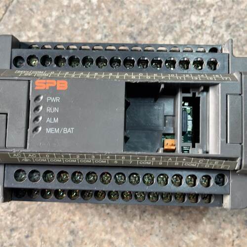 富士PLC NW0P40R-31  实物图.少了小盖,能通电(请询价)