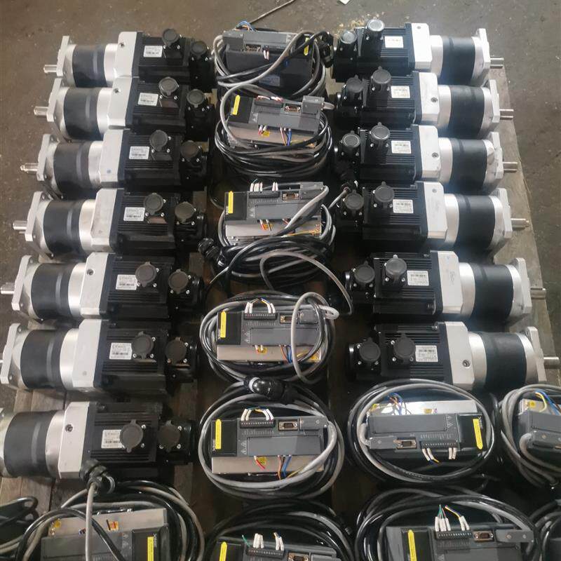 信捷伺服电机1.5KW,型号DS3L,电机配减速头,仓库有1(请询价)