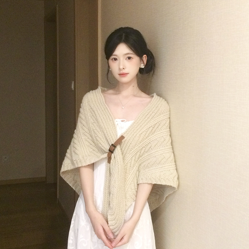 2025新款三角针织披肩女外搭秋冬季高级感配裙子两用围巾开衫外套