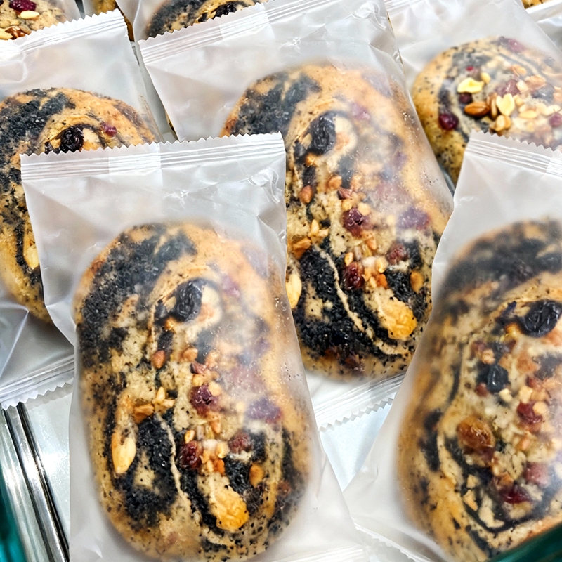 黑芝麻全麦坚果欧包面包饱腹早餐代餐健康营养学生早饭打工人囤货
