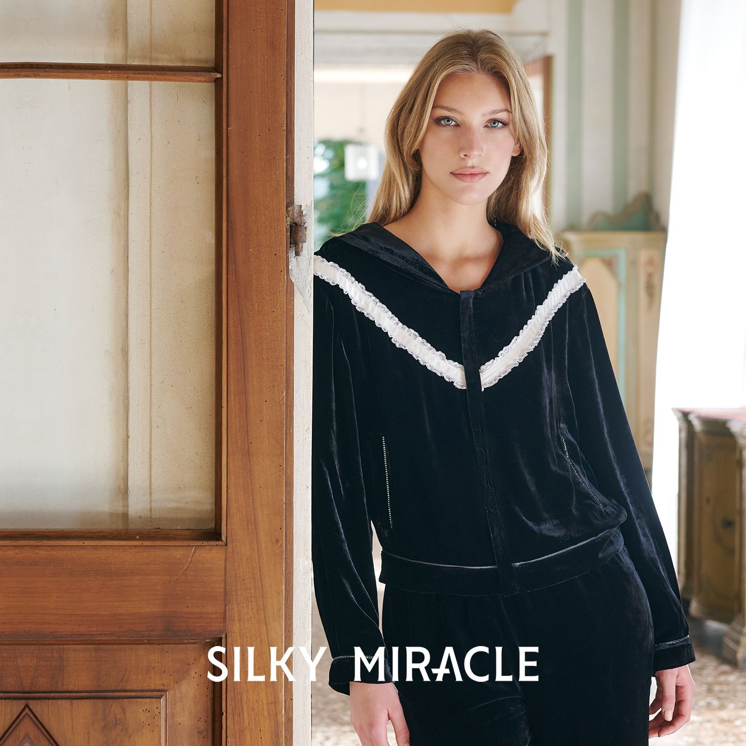 SILKYMIRACLE女丝绒水晶帽衫