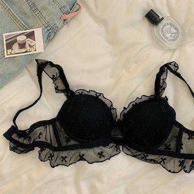 新款纯欲风小胸聚拢内衣