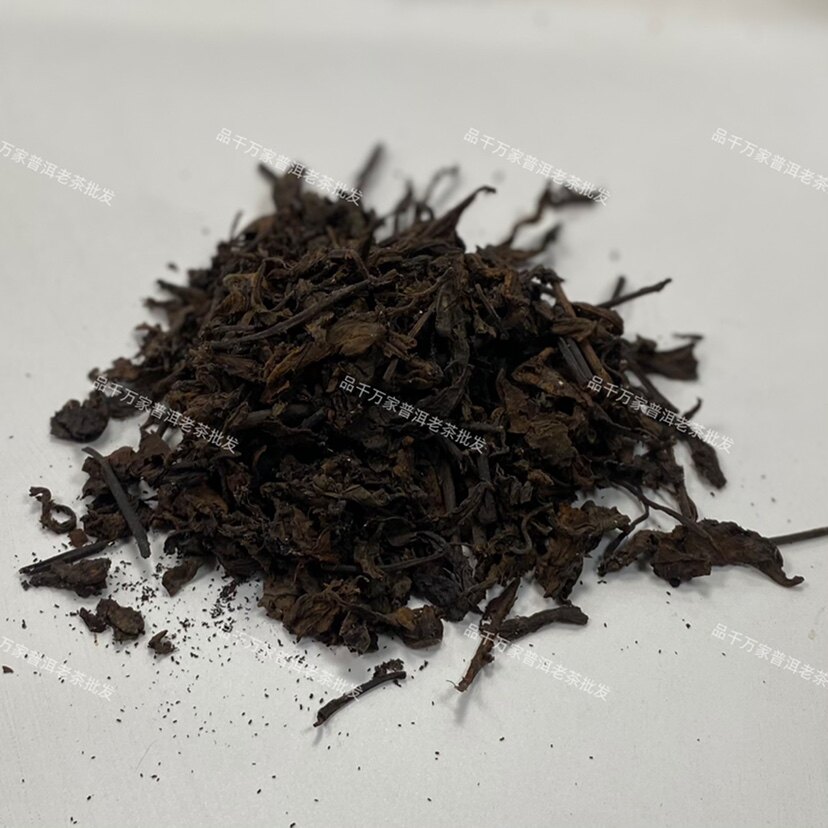 60年代大叶普洱虫屎茶老生茶口茶叶罐