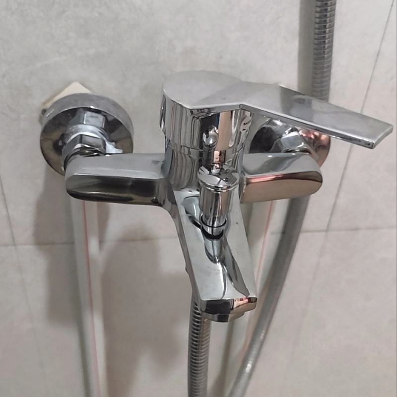 混合沐浴加厚热水器浴缸淋浴浴室防爆简易冷热水龙头花洒开关