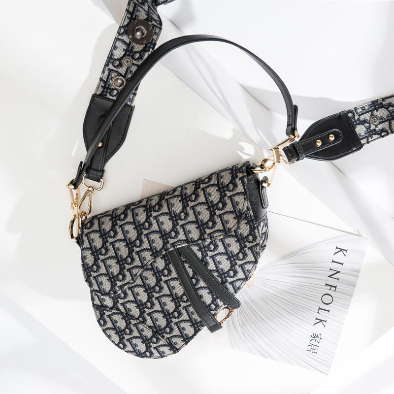 2019 new pattern Catwalk Saddle bag Saddle bag Retro Horseshoe buckle Hand carry Same item Female bagin the Pet/Pet food and supplies , Pet apparel and accessories , Pet backpack  category - from Buy2taobao.com to provide professional Taobao agent buy service