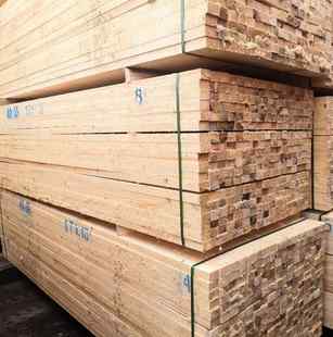 新款 原木加工厂按需直供建筑工地支模用松木方条工程跳板架板