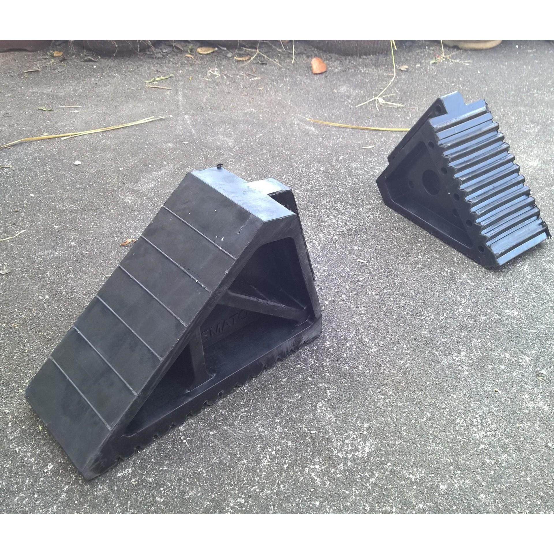 橡胶车轮止滑器交通设施停车位定位器 止退器 斜坡挡 倒车