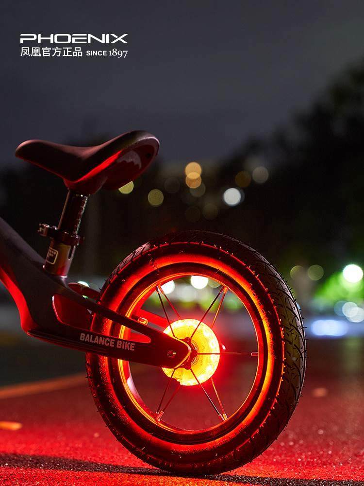 童自行车夜骑灯单车夜行灯平衡车花鼓灯轮胎闪光灯感应轮毂灯装儿