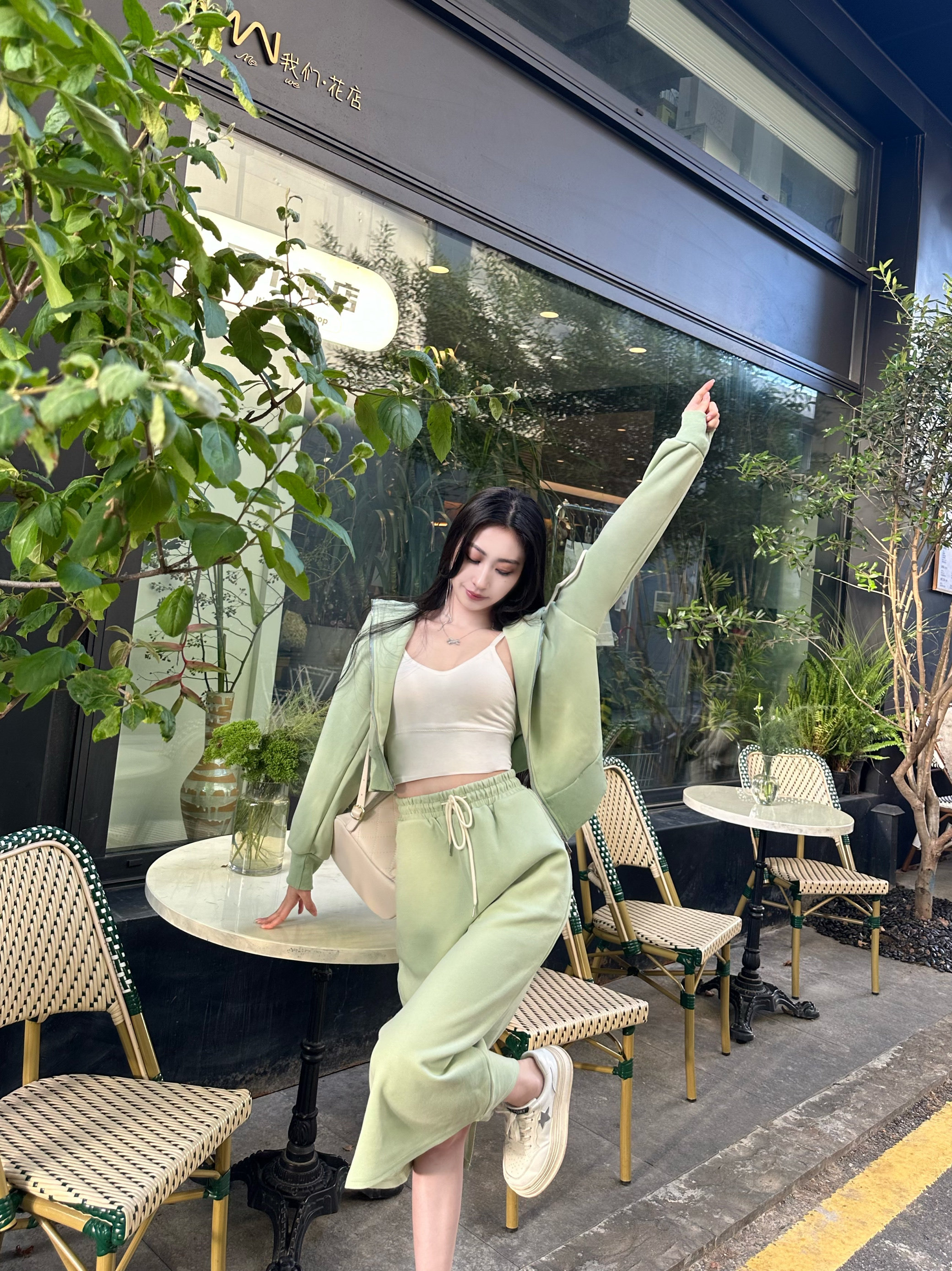早春季2025新款女装网红炸街轻熟风港味活泼减龄休闲卫衣两件套装