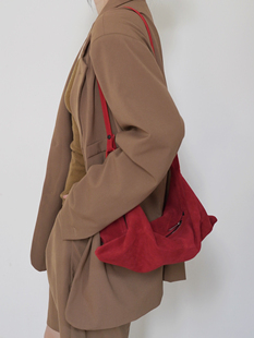 2024秋麂皮绒行囊包斜挎包包女网红同款 手拎单肩斜挎通勤日常百搭