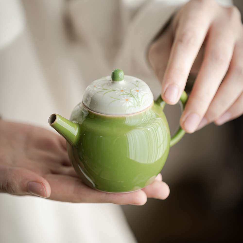 泥人述 草绿手绘小雏菊茶壶 釉下彩功夫茶具泡茶150ml陶瓷小品壶,餐饮具,茶壶,淘宝优惠券,粉丝福利购,淘宝优惠卷