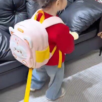 2026 新款卡通儿童双肩包可爱防走失背包男女童幼儿园书包 3-6 岁