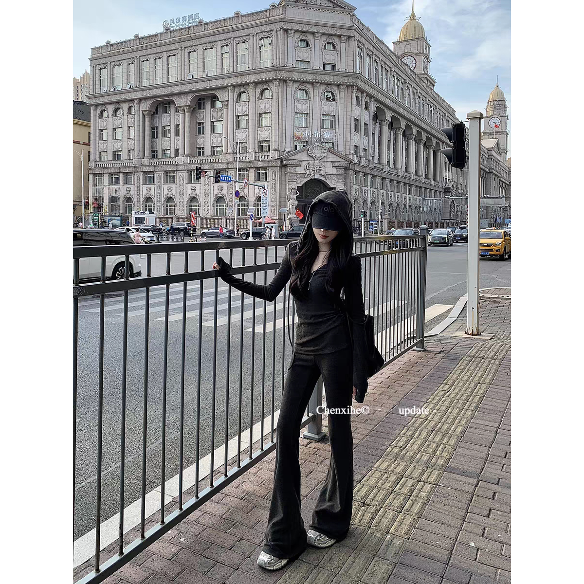 秋季黑色连帽显瘦运动两件套女