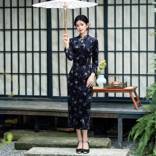 黑色长袖旗袍保暖秋冬女装中老年水滴领高弹力丝绒连衣裙胖mm大码