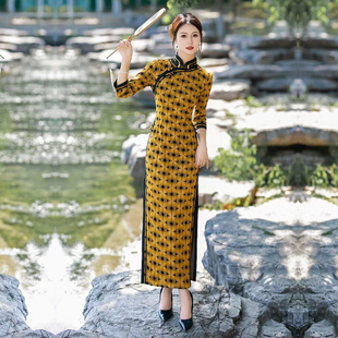 高端格子条纹旗袍长袖秋冬装中年女妈妈日常洋气质连衣裙加肥大码