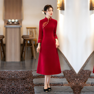 红色绣花旗袍无开衩年轻款小个子妈妈长袖保暖改良连衣裙婚宴礼服