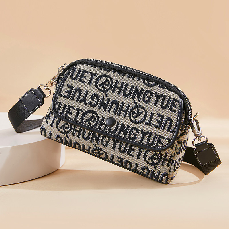 包包女士2024新款帆布包女包斜跨包单肩小秋季今年流行妈妈包