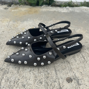 女 军绿色铆钉饰尖头平底后绊带包头凉鞋 西班牙潮牌2025年夏季 新款