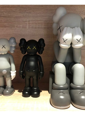 mand kaws公仔暴力熊电视柜桌面酒柜小众艺术小摆件潮玩家居饰品