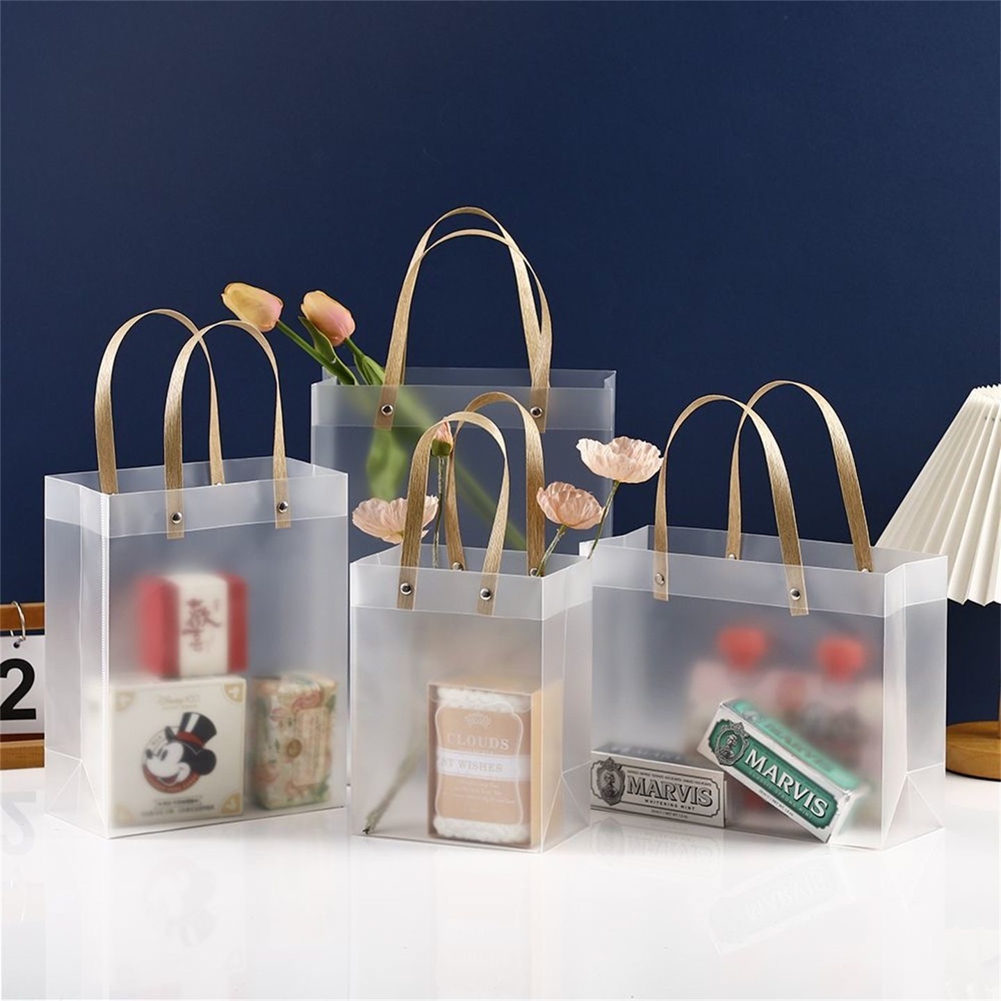 透明磨砂铆钉款送同学pvc手提袋子便宜礼品袋小号精致生日礼物袋