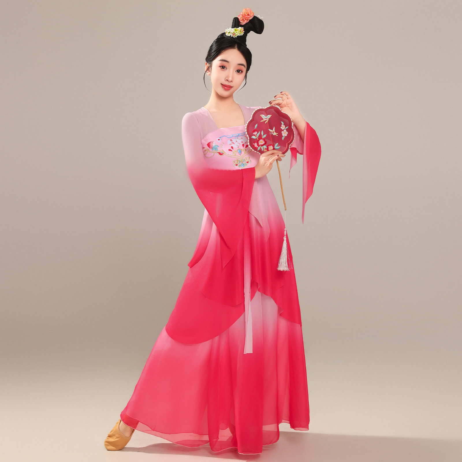 新中式古典舞蹈服女仙气粉红渐变纱衣飘逸大裙摆身韵扇子舞演出服