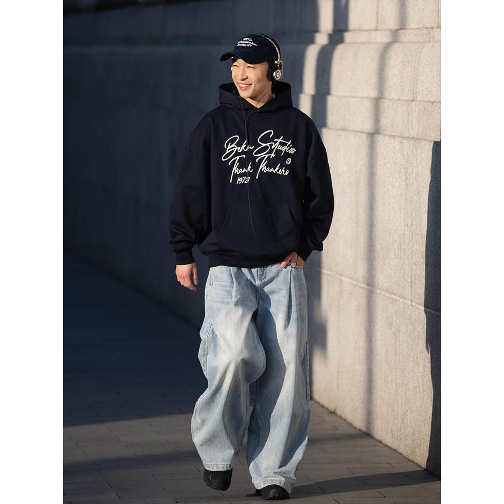 BELLKENIDEA 445G重磅胸前字母花体刺绣印花简约复古潮流连帽卫衣