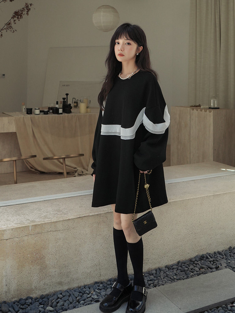时尚品牌黑色小耳型长袖女装春秋季新款宽松设计减龄运动衫连衣裙