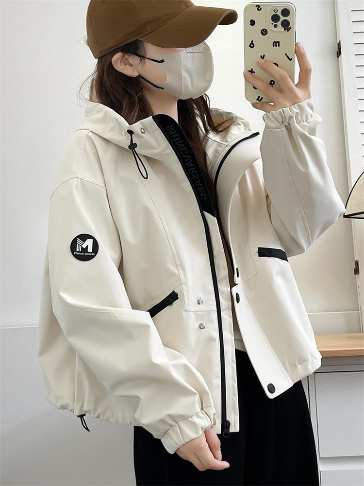 潮牌短款冲锋衣女2025春秋新款小个子连帽工装外套宽松百搭派克服