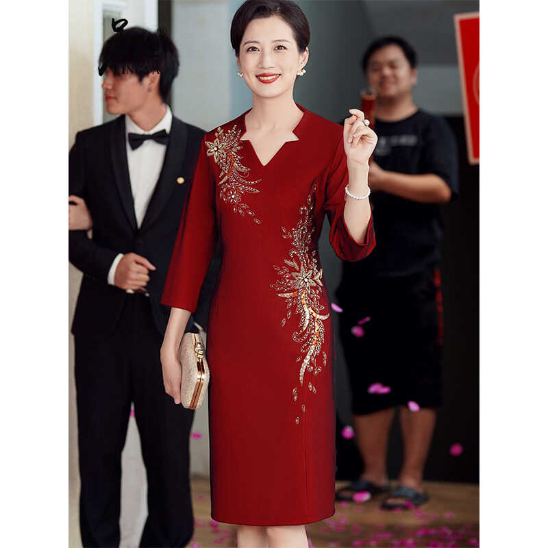 高端喜妈妈婚礼V领重工手