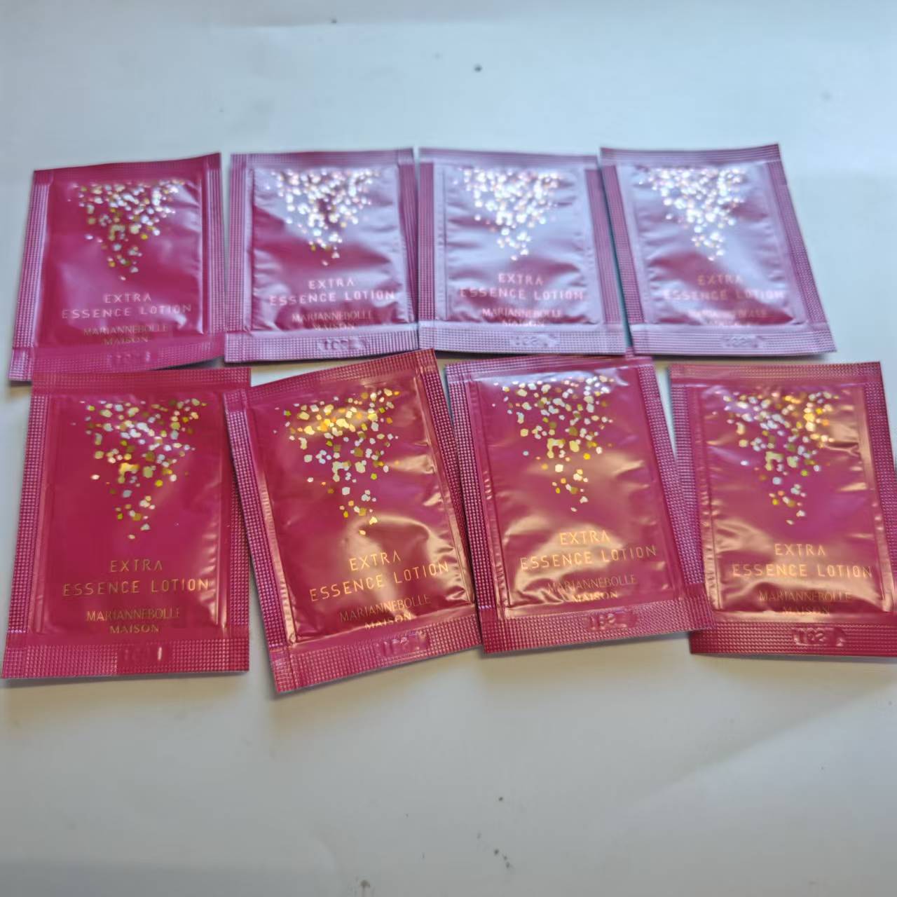 玛丽安保莱 魅宠鎏光驻颜精华水2ML*8片 体验装试用装片装