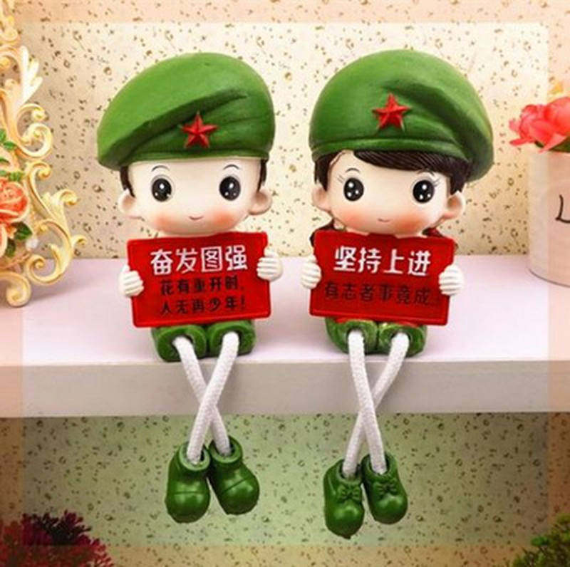 学习摆设品书柜摆饰温馨迷你娃娃床头柜励志小人偶礼物努力桌.