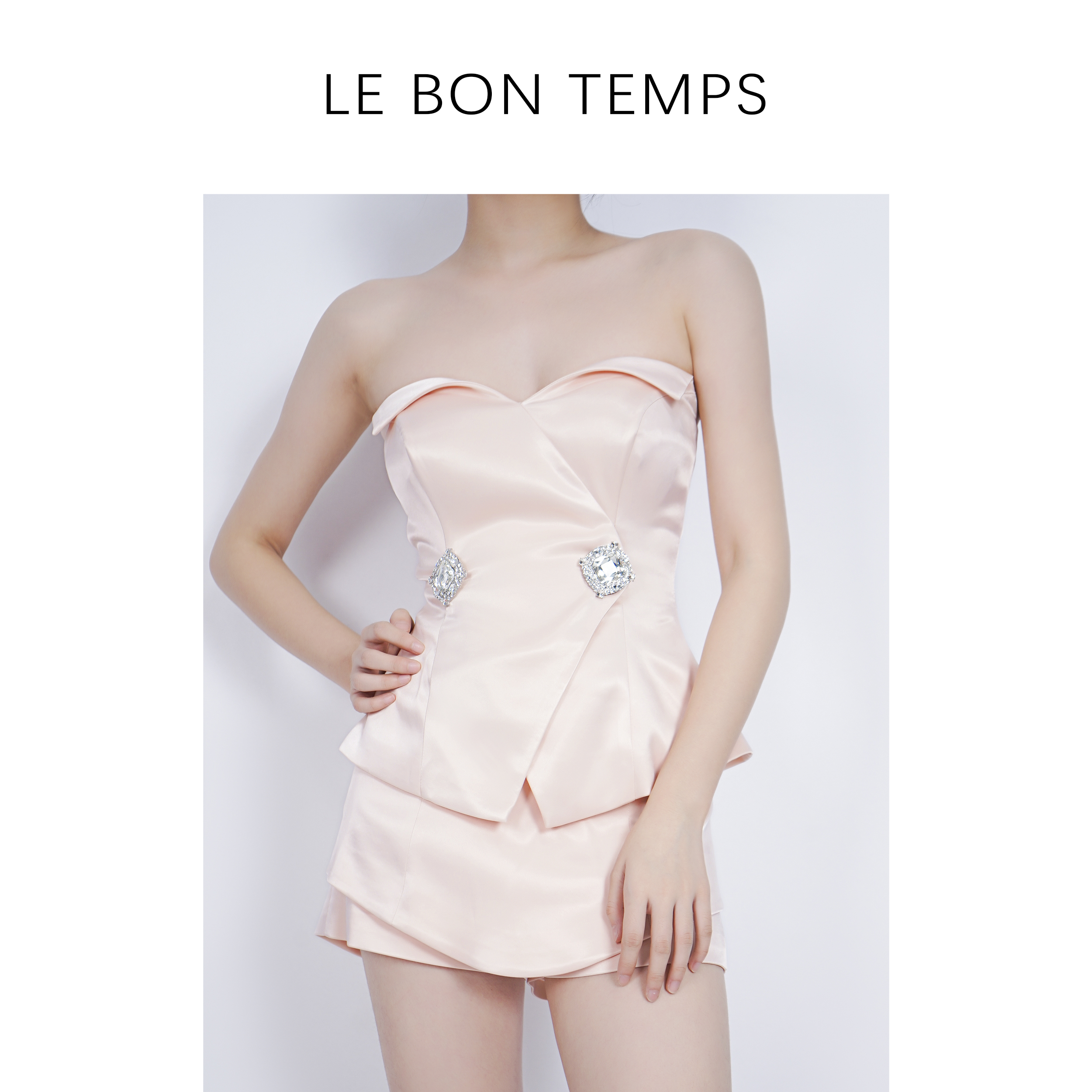 抹胸钻扣修身款上衣裙裤套装