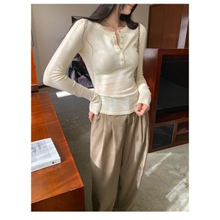 日本offcat浅米色半开领纽扣针织衫上衣女秋冬修身显瘦内搭长袖打