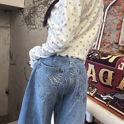 适合梨型身材！Narcos 25AW烫钻字母显瘦高腰弯刀阔腿牛仔长裤女